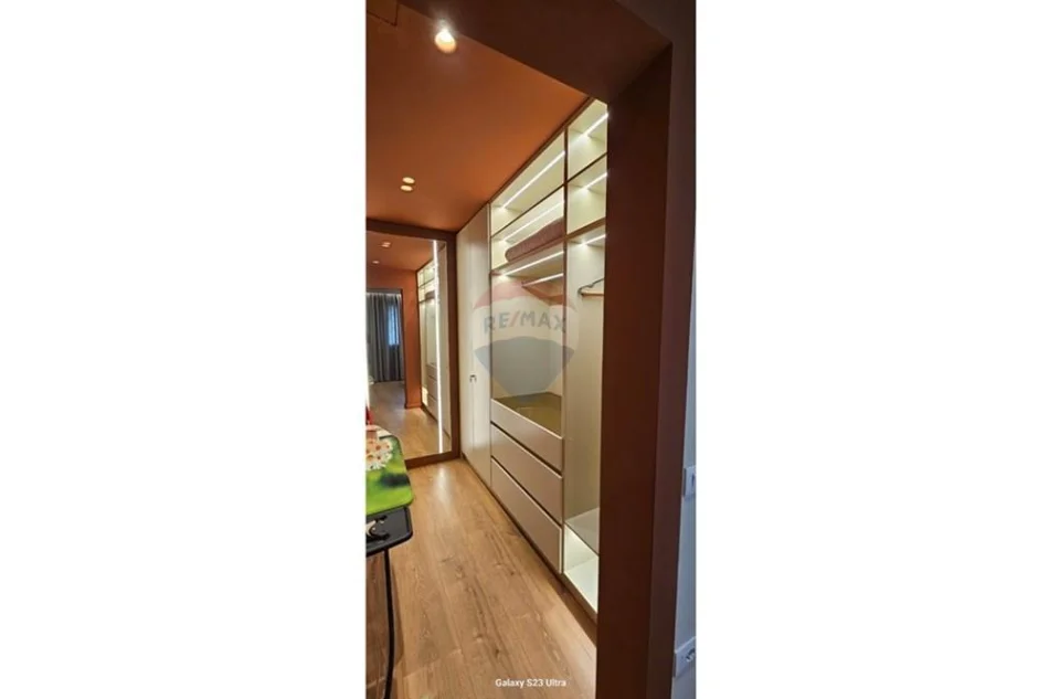 Tirane, jepet me qera apartament 1+1 Kati 1, 76 m² 70.000 € (Oasis Residence)