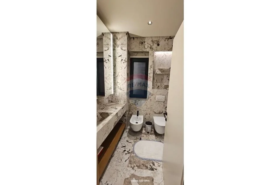 Tirane, jepet me qera apartament 1+1 Kati 1, 76 m² 70.000 € (Oasis Residence)