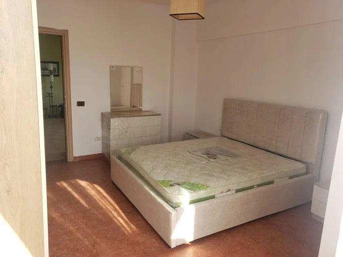 Tirane, jepet me qera apartament 2+1+Ballkon Kati 9, 105 m² 700 € (Rruga"Kosovarve")