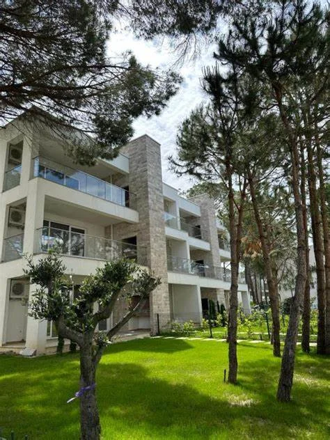 Gjiri Lalezit | Hamallaj, shitet apartament 2+1+Ballkon Kati 3, 106 m² 332.640 € (San Pietro)