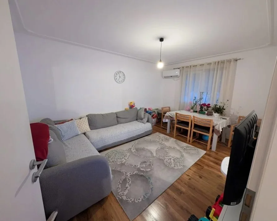 Tirane, shitet apartament 2+1+Aneks+Ballkon Kati 3, 75 m² 165.000 € (ish parku i autobusave)