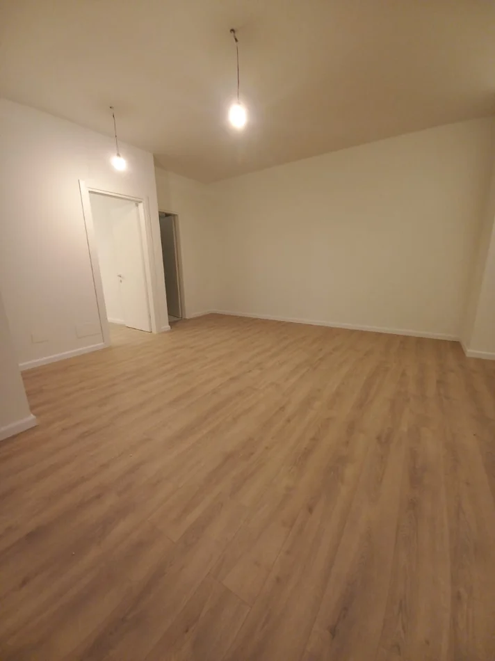 Tirane, shitet apartament 1+1+Aneks+Ballkon Kati 1, 47 m² 87.000 € (porcelan)