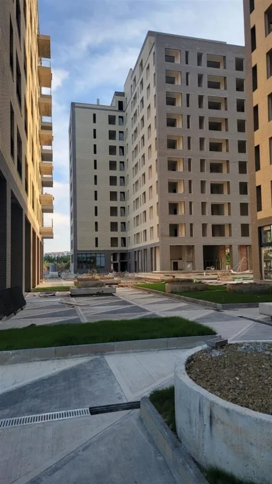 Tirane, jepet me qera ambjent biznesi Kati 0, 74 m² 750 € (Grand Park Residence)