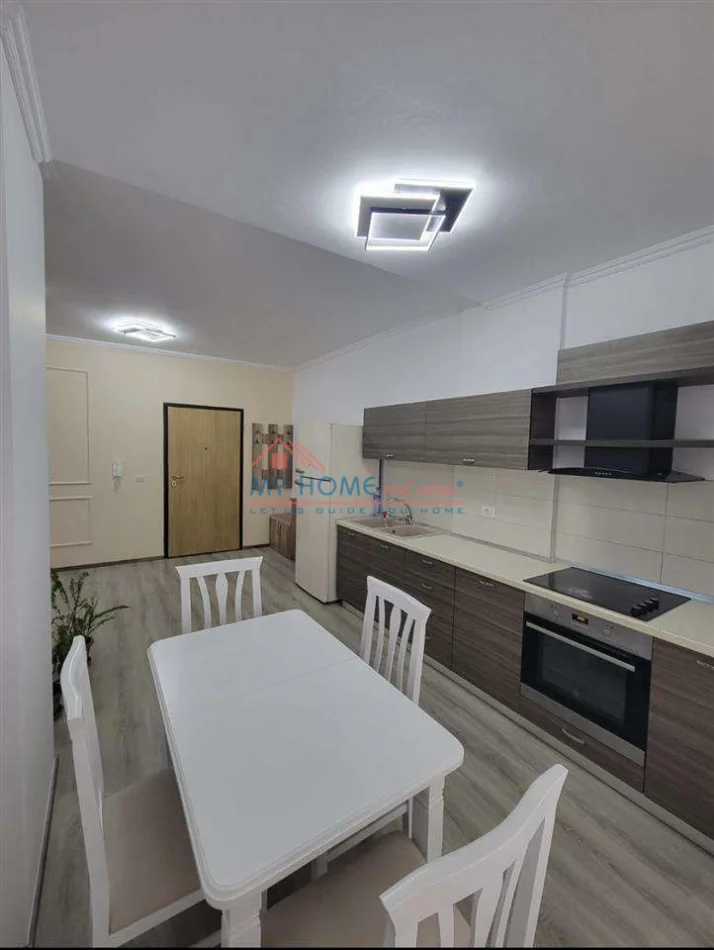 Tirane, jepet me qera apartament 1+1+Ballkon Kati 4, 75 m² 550 € (Oxhaku)