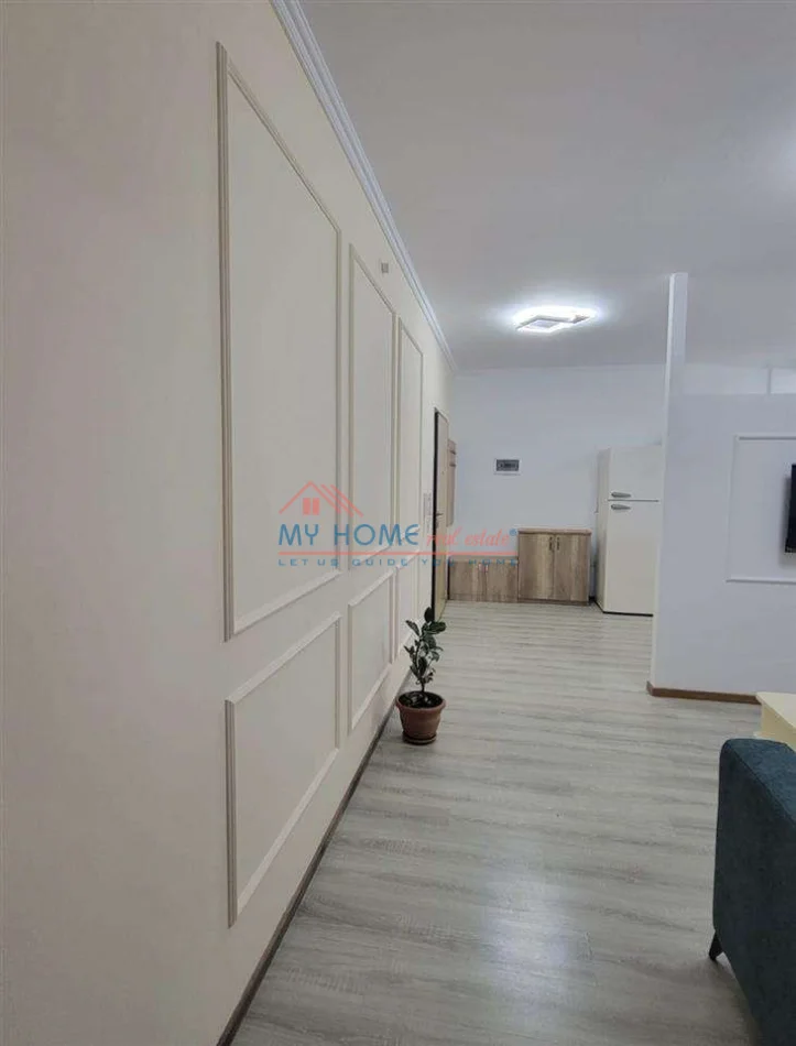 Tirane, jepet me qera apartament 1+1+Ballkon Kati 4, 75 m² 550 € (Oxhaku)