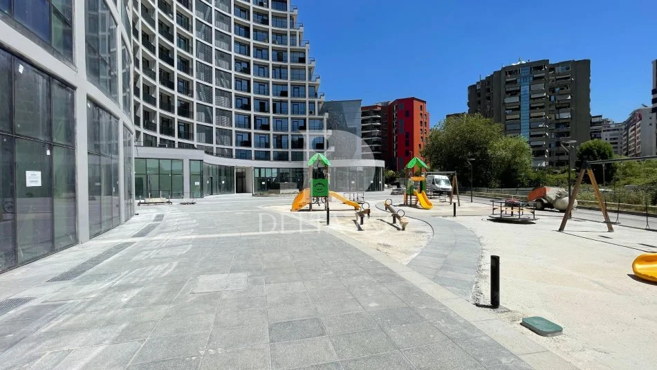 Tirane, jepet me qera apartament 1+1+Aneks+Ballkon Kati 2, 87 m² 950 € (Rruga Kosovareve)