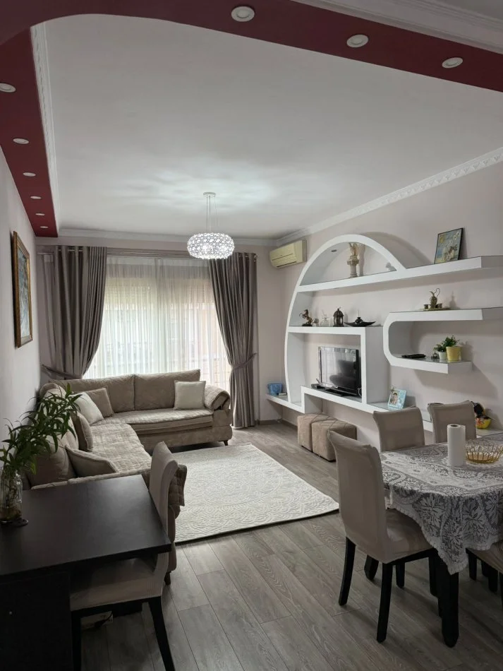 Tirane, jepet me qera apartament 1+1 , 74 m² 600 € (don bosko)