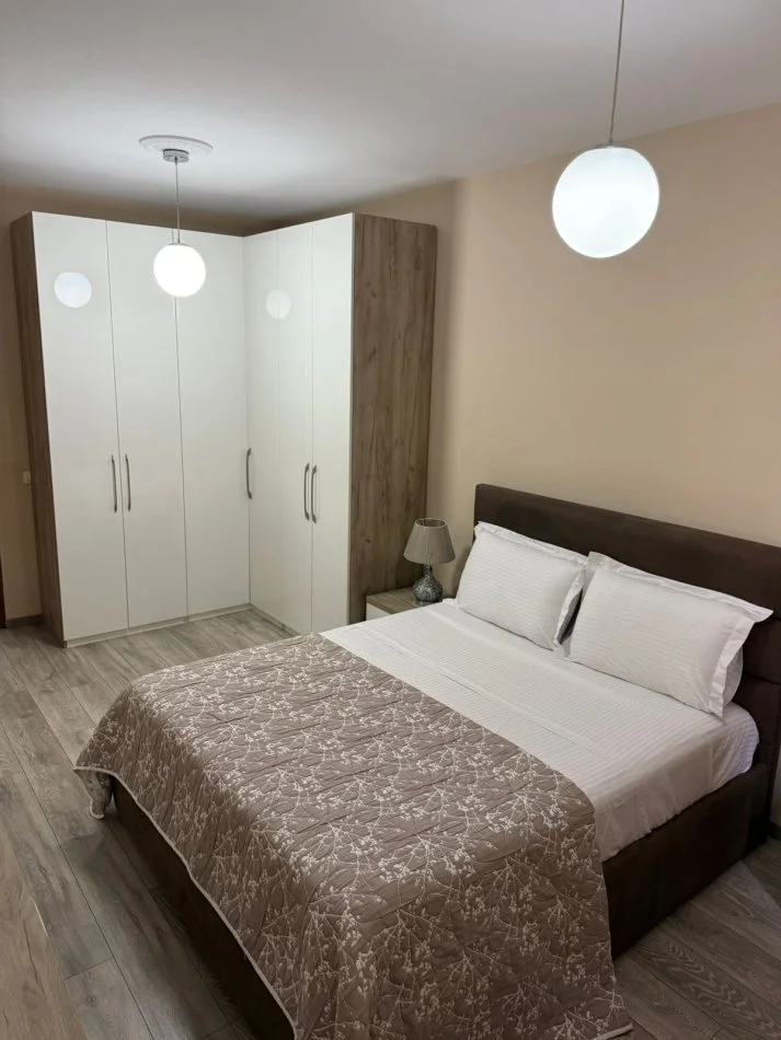 Tirane, jepet me qera apartament 1+1 , 74 m² 600 € (don bosko)
