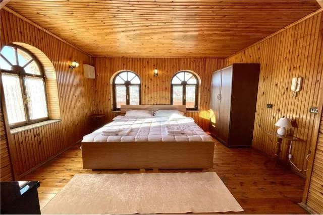 Tirane, jepet me qera apartament 3+1+A+BLK Kati 4, 219 m² 450 Euro (Rruga e Dibres)