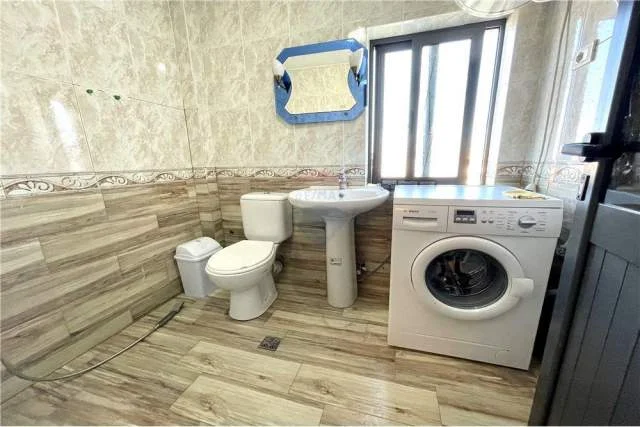 Tirane, jepet me qera apartament 3+1+A+BLK Kati 4, 219 m² 450 Euro (Rruga e Dibres)