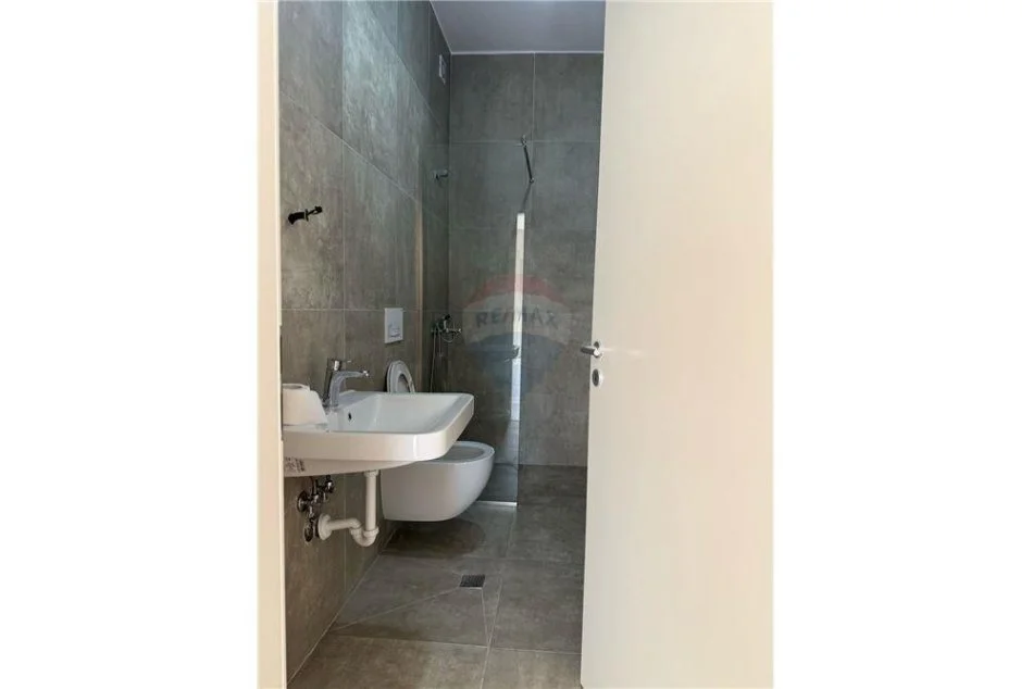 Tirane, shitet apartament 2+1+Aneks+Ballkon Kati 4, 91 m² 190.000 € (21 Dhjetori)