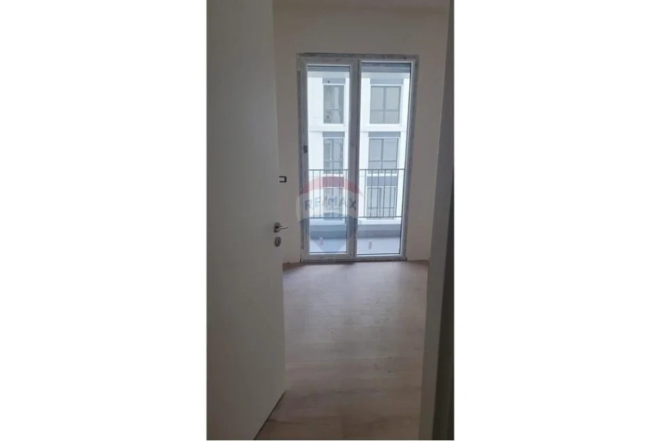 Tirane, jepet me qera apartament 1+1+Ballkon Kati 3, 65 m² 500 € (Komuna e Parisit)