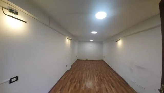 Tirane, jap me qera ambjent biznesi Kati 0, 25 m² 320 Euro (Blv Gjergj Fishta)