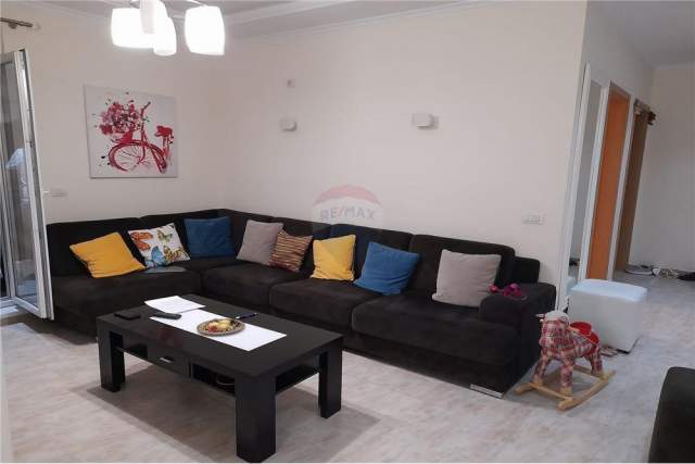 Tirane, jepet me qera apartament 2+1 Kati 4, 98 m² 500 Euro (21 dhjetori)