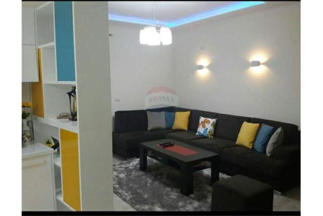 Tirane, jepet me qera apartament 2+1 Kati 4, 98 m² 500 Euro (21 dhjetori)