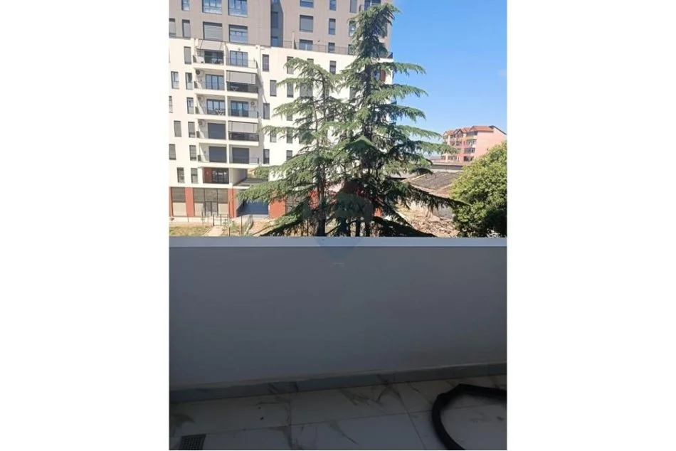 Tirane, jepet me qera apartament 3+1+Aneks+Ballkon Kati 3, 101 m² 850 € (Don Bosko)