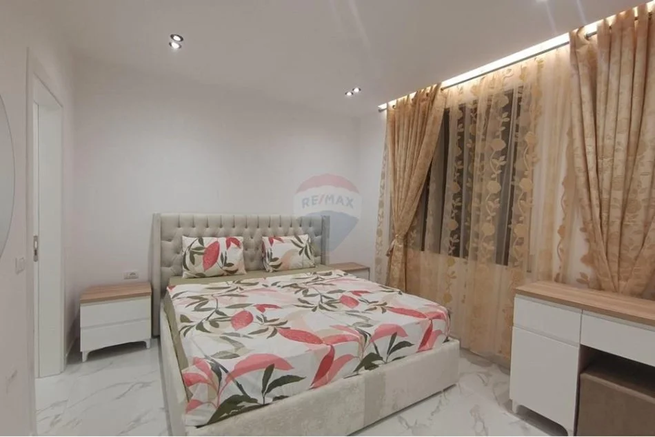 Tirane, jepet me qera apartament 3+1+Aneks+Ballkon Kati 3, 101 m² 850 € (Don Bosko)