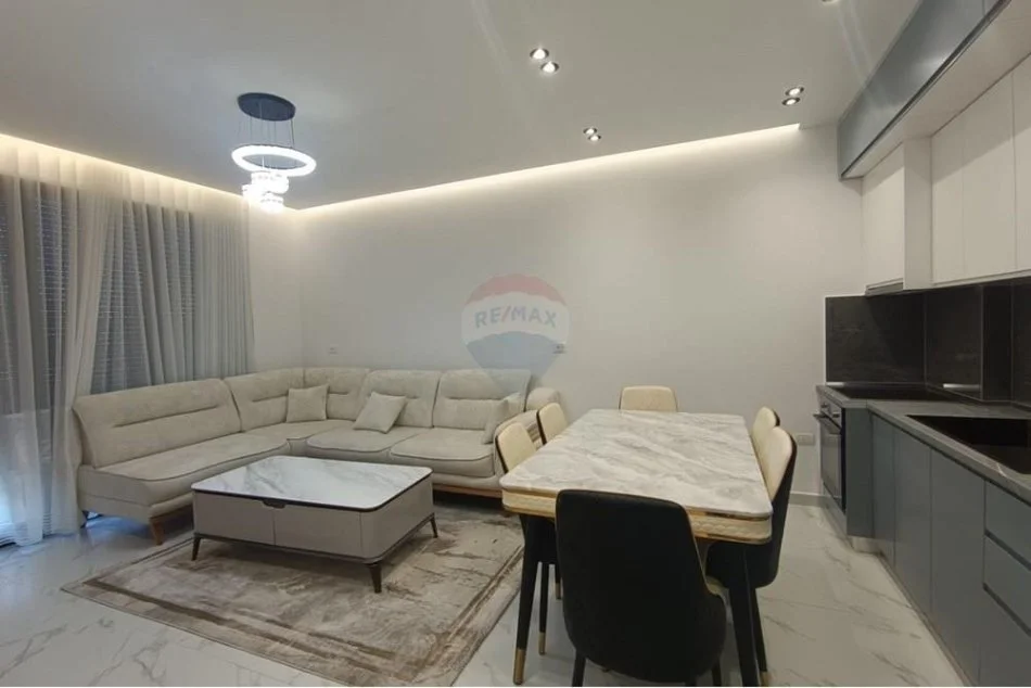 Tirane, jepet me qera apartament 3+1+Aneks+Ballkon Kati 3, 101 m² 850 € (Don Bosko)