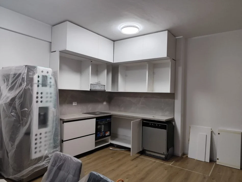 Tirane, jap me qera apartament Kati 2, 100 m² 550 € (OxA)