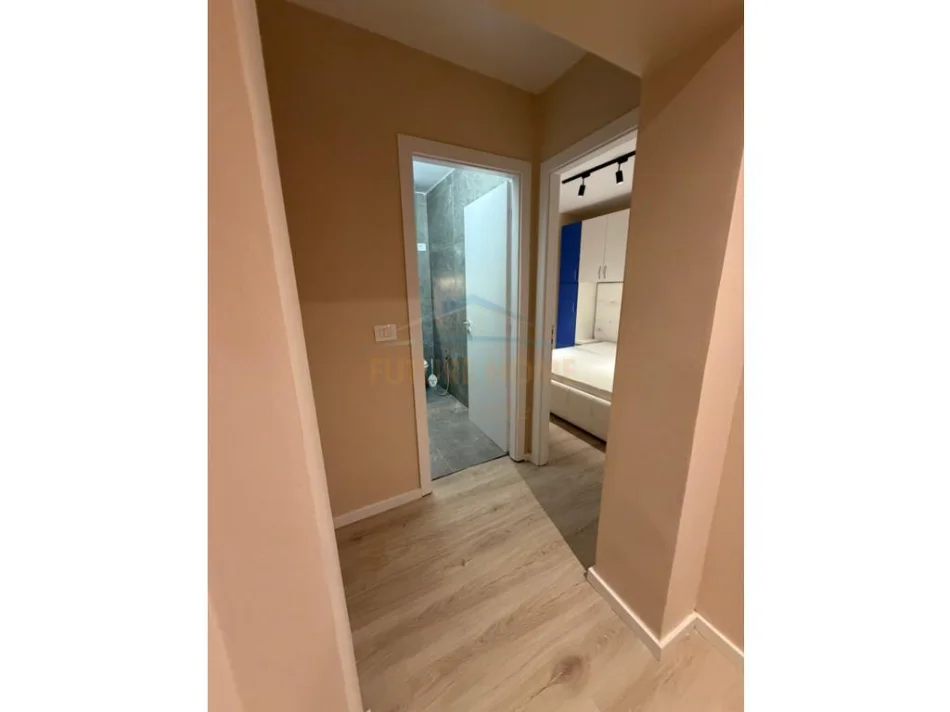 Tirane, jepet me qera apartament 1+1 Kati 1, 55 m² 450 € (OXHAKU , VILAT E ARABIT)
