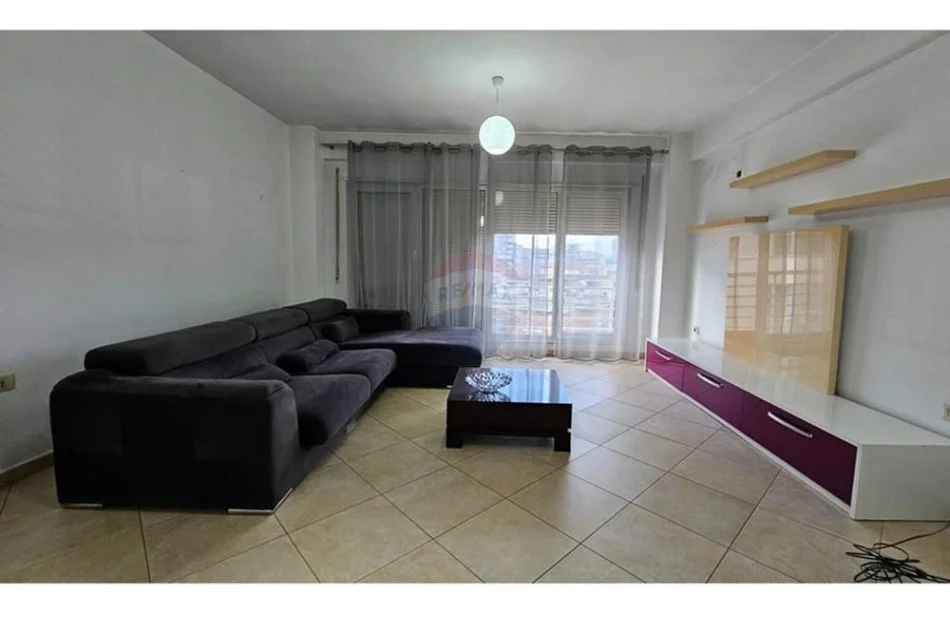 Tirane, jepet me qera apartament 2+1 Kati 6, 106 m² 600 € (Pazari I Ri)