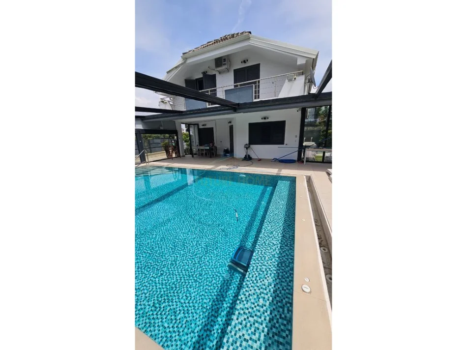 Durres, Shitet Vile 2 Katshe , 441 m² 700.000 € (PISHAT E BUTA , GOLEM)