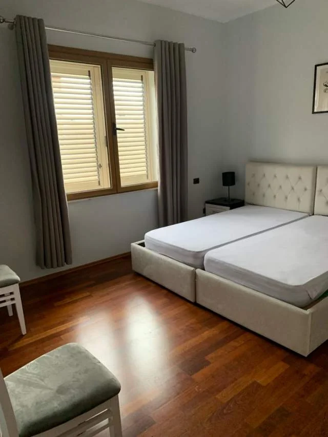 Tirane, jap me qera 1+1 + vend parkimi, Kati 2, 70 m² 430 Euro (Kristaq Capo)