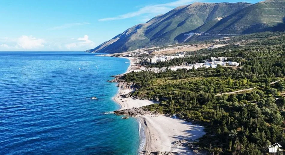 Vlore, toke ne bregdet , 6.200 m² (Palase)