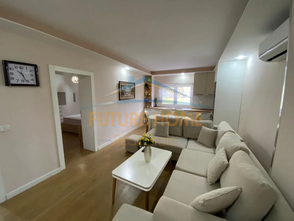 Tirane, jepet me qera apartament 1+1 Kati 1, 61 m² 820 € (KOMUNA E PARISIT , Prane Parkut OLIMPIK)