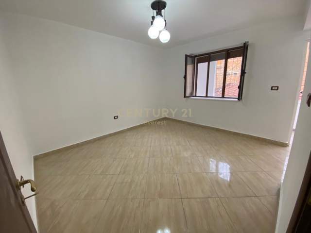 Tirane, shitet apartament 1+1+BLK Kati 2, 51 m² 68.000 Euro (rruga durresit)