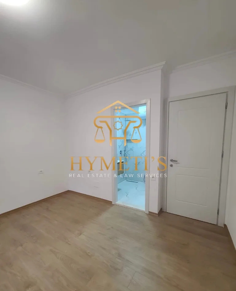 Tirane, jepet me qera zyre Kati 3, 88 m² (Rr. Luigj Gurakuqi)