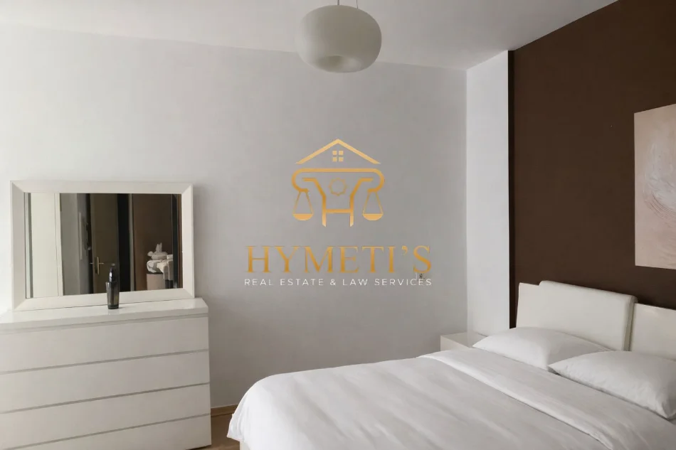 Tirane, jepet me qera apartament 2+1+Ballkon , 750 € (Rruga Peti)