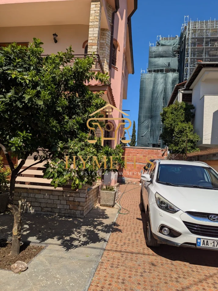 Tirane, shitet Vile 3 Katshe , 280 m² 550.000 € (Rr. Luigj Gurakuqi)