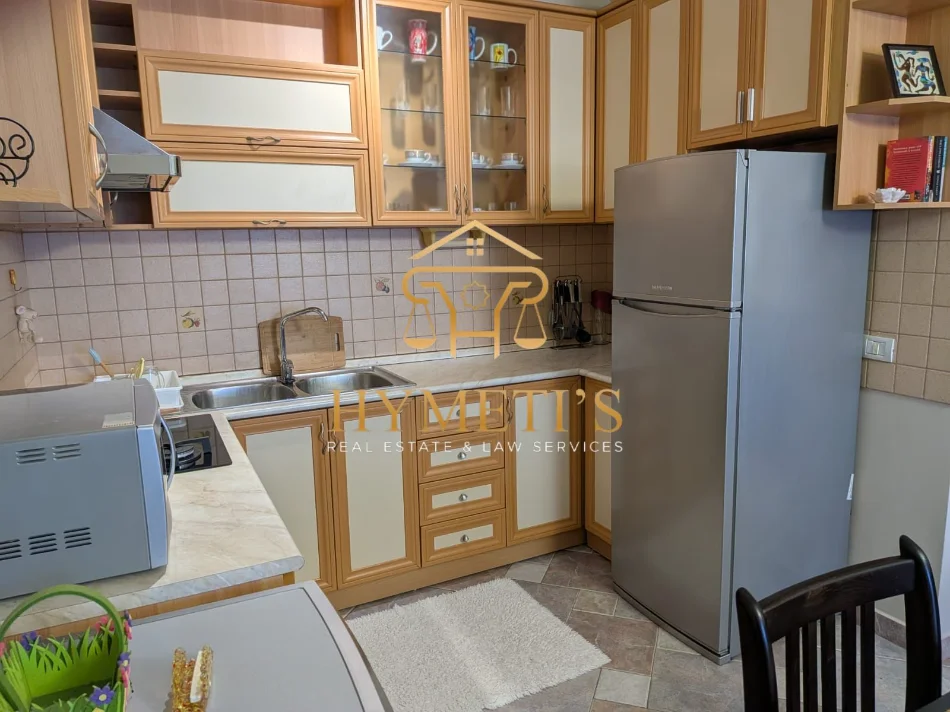 Tirane, jepet me qera apartament 1+1+Ballkon , (prane Shkolles se Baletit)