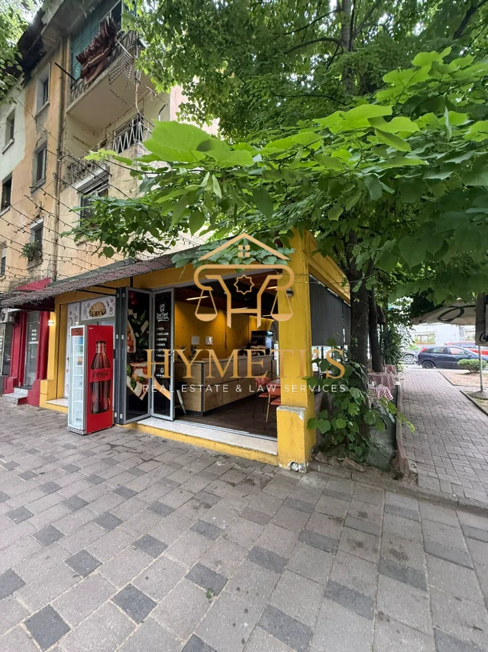 Tirane, shitet ambjent biznesi Kati 0, (Ish Ekspozita, Tiranë)
