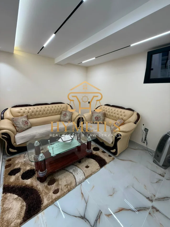 Tirane, jepet me qera apartament duplex 2+1 , 80 m² 799 € (PRANË AMBASADËS AMERIKANE, TIRANË)