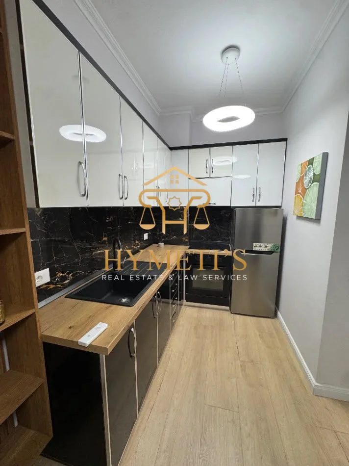 jepet me qera apartament 1+1+Ballkon , 70 m² 500 € (Rr. Teodor Keko, Astir, Tiranë)