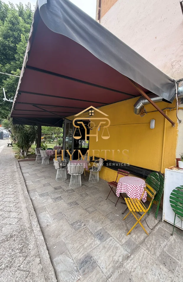 Tirane, shitet ambjent biznesi Kati 0, (Ish Ekspozita, Tiranë)