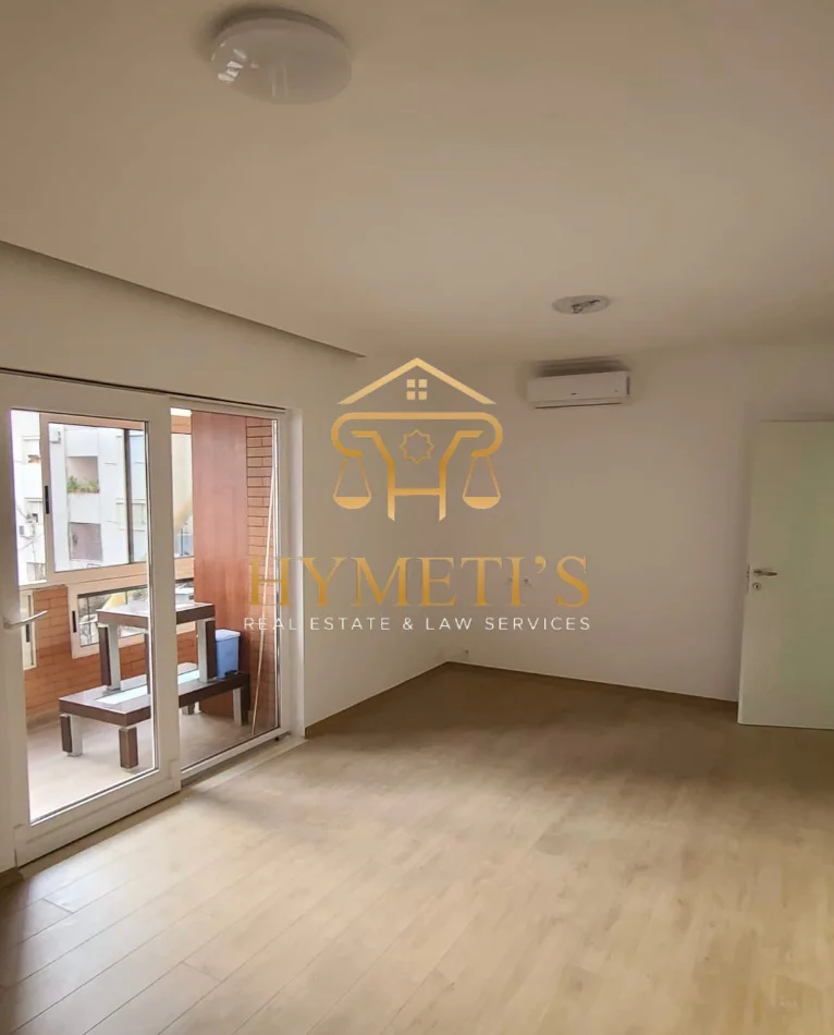 Tirane, jepet me qera zyre Kati 3, 88 m² (Rr. Luigj Gurakuqi)