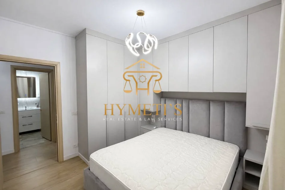 Tirane, jepet me qera apartament 2+1 Kati 2, 100 m² 