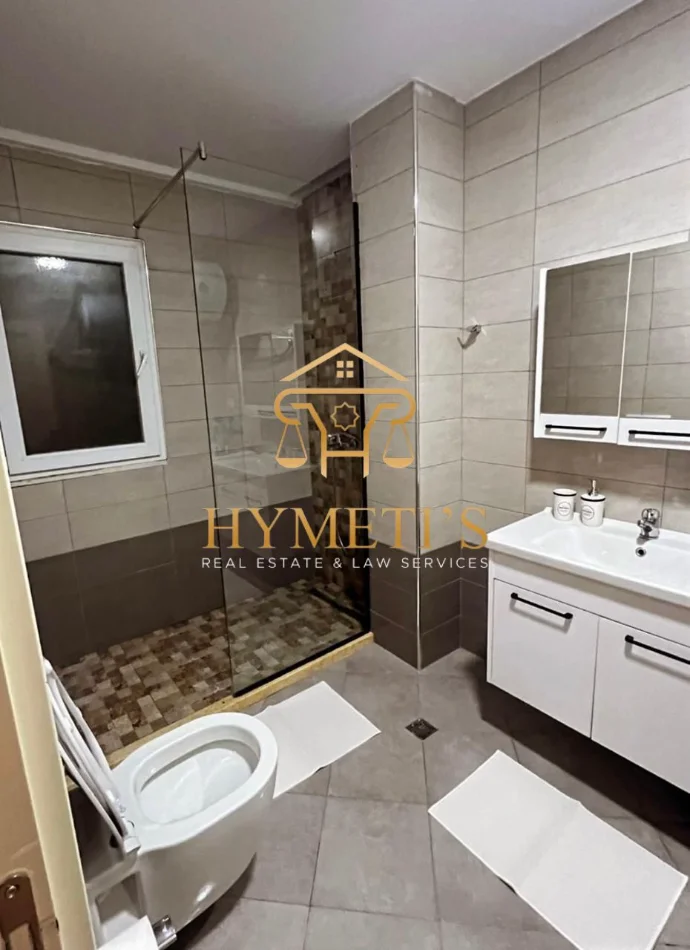 Tirane, jepet me qera apartament 3+1 , 120 m² 900 € (Kopshti Zoologjik)