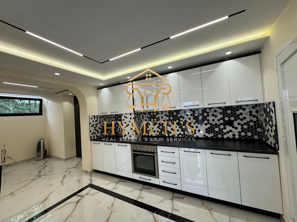 Tirane, jepet me qera Vile 3+1 , 80 m² 1.000 € (prane Ambasades Amerikane)