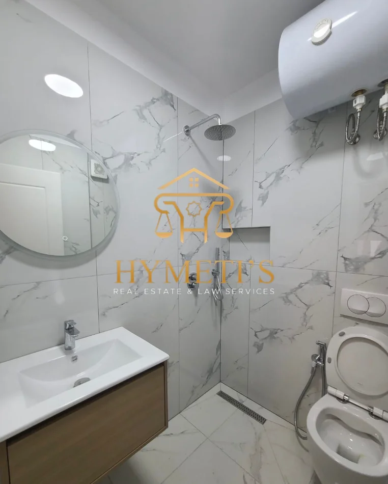 Tirane, jepet me qera zyre Kati 3, 88 m² (Rr. Luigj Gurakuqi)
