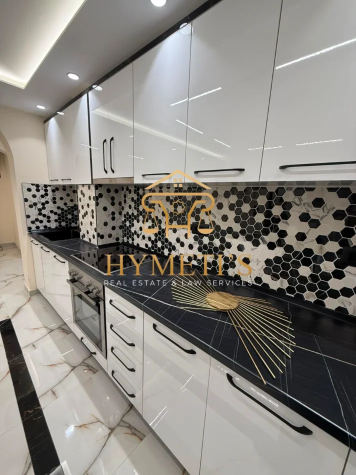 Tirane, jepet me qera apartament duplex 2+1 , 80 m² 799 € (PRANË AMBASADËS AMERIKANE, TIRANË)