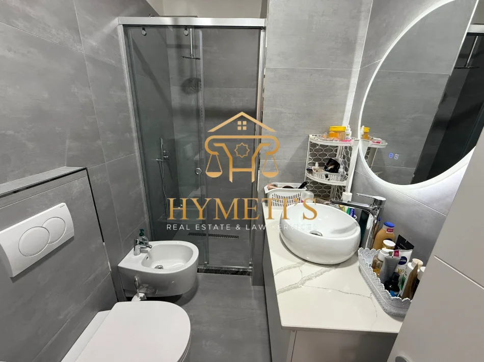 Tirane, shitet apartament 1+1 Kati 5, 64 m² 102.000 € (Jaho Residence, Fresk)
