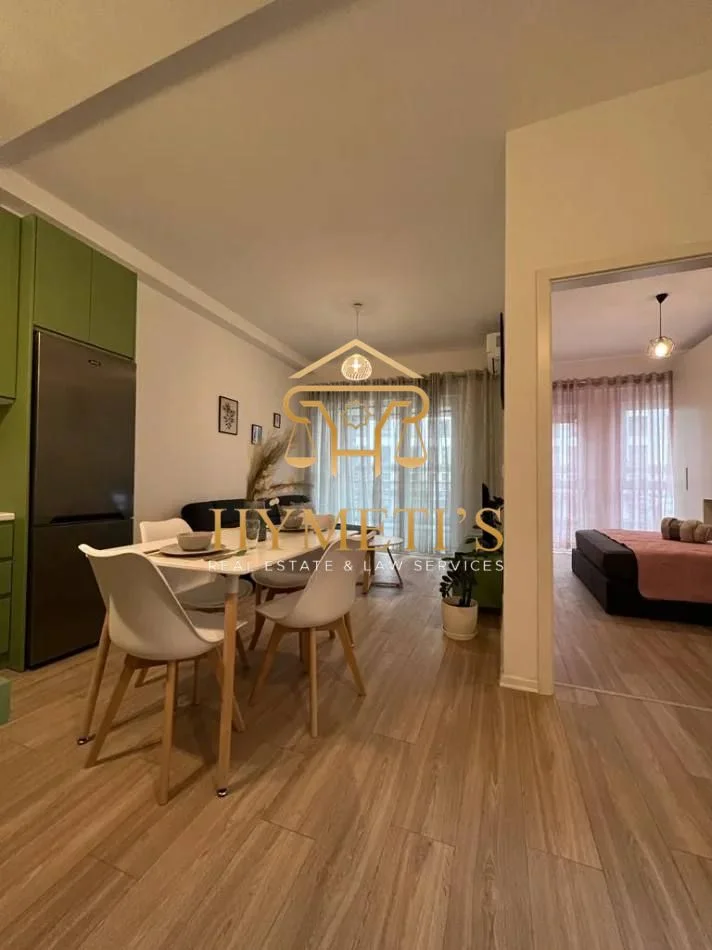 Shqiperi, jepet me qera apartament 1+1 , 60 m² 650 € (Rr. Frosina Plaku)