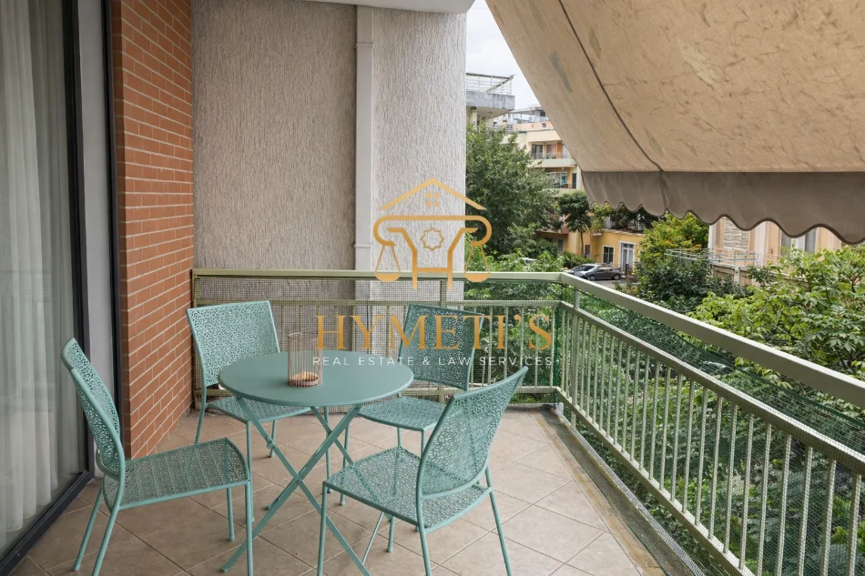 Tirane, jepet me qera apartament 2+1+Ballkon , 750 € (Rruga Peti)