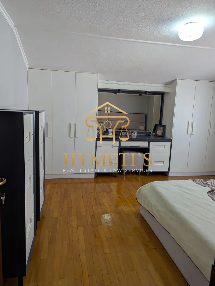Tirane, shitet Vile 3 Katshe , 280 m² 550.000 € (Rr. Luigj Gurakuqi)