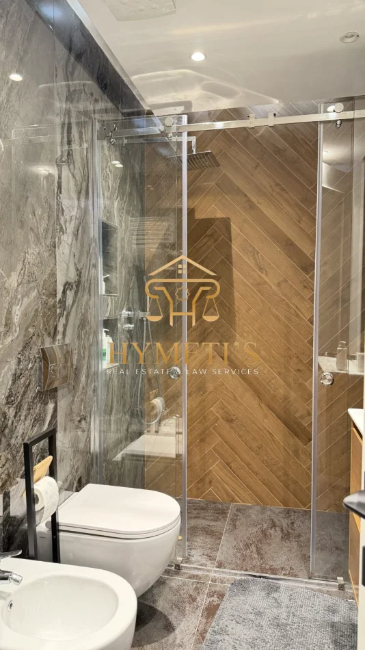 Tirane, shitet apartament 3+1+Ballkon , 170 m² 800.000 € (prane Ambasades Amerikane)