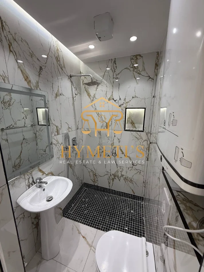 Tirane, jepet me qera Vile 3+1 , 80 m² 1.000 € (prane Ambasades Amerikane)